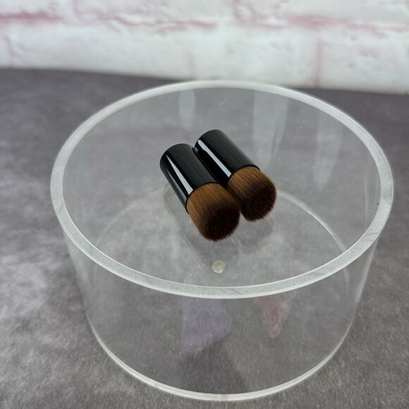 CHANEL Les Beiges Complexion Small Brushes - Picture 3 of 4